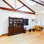 Specious Family Kensington House - 5 Bedrooms