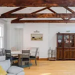 Specious Family Kensington House - 5 Bedrooms
