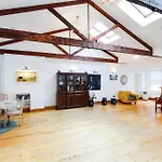 Specious Family Kensington House - 5 Bedrooms