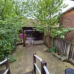 Spacious And Elegant Guest House With En-Suites Available In Canary Wharf