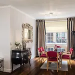 Picktheplace 3-Bedroom Portman Square
