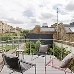 Georgian Townhouse With Sun Terrace & Garden