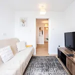 The King\'S Cross Stylish Suite