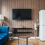 Modern Cosy 2 Bedroom House In Tooting