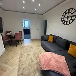 The Upper Tooting Beauty - 2Bed Ground Floor Flat