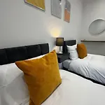 The Upper Tooting Beauty - 2Bed Ground Floor Flat