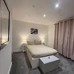 The Upper Tooting Beauty - 2Bed Ground Floor Flat