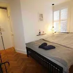 Cute & Quiet Apartment In The Heart Of Hampstead
