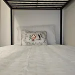 Newly Renovated Studios & Ensuite Rooms! - Camberwell