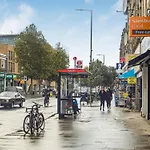Pass The Keys - Stylish Flat With View In West Central London