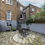 Elegant 2 Bed Garden Flat, London, Paddington!