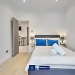 Last-Minute Reserve L Exclusive Offer L Delightful 2-Bedroom Apartment In Tufnell Park L Sleeps Up To 5 Guests L By Live London Short Lets & Serviced Accommodation L
