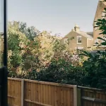 Lin Song House South London Garden Room Getaway