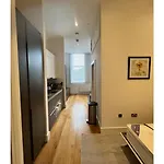 Stunning Modern Artsy 1-Bedroom Flat Centre Ldn