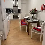 Compact And Friendly Price Room