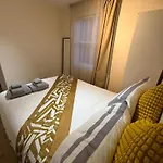 Compact And Friendly Price Room
