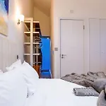 Hyde Park Luxury 2 Bed 2 Bath House