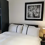 Homestay Room In Flat With Stunning Thames River View