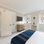 Chelsea Manor Apartment Retreat With 2 Bedrooms