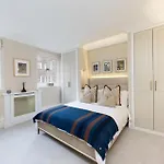 Chelsea Manor Apartment Retreat With 2 Bedrooms