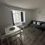 Cozy 1-Bed Flat In Brixton