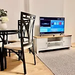 London Flat - Good Access To Central And More!