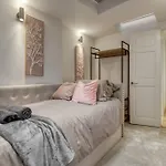3Bed 3Bath Kensington Palace