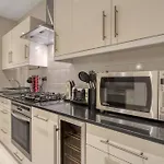 3Bed 3Bath Kensington Palace
