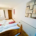 2 Bed Garden Flat- Highgate