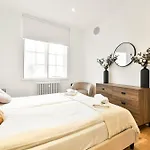 Wonderful Fitzrovia 3 Bed Apartment