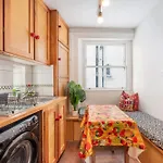 Urban Oasis - One Bedroom Central London Apartment