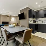 Mayfair Apartment With Private Terrace- 2 Bed