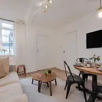 Stylish 2 Bed In Central London Near Hyde Park