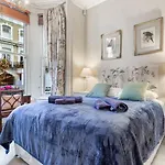 Chelsea Snug With Garden