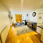 Fabulous Apartment In Kilburn London