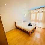 Fabulous Apartment In Kilburn London