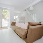 Huge 5 Storey 4 Bed Terraced Family Home In Queens Park
