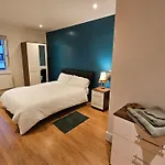 Fomo House