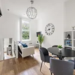 Sg, Cosy Apartment In Paddington Central London