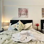 Kendal Street Beautiful Apartment