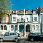 Captivating Flat In Fulham