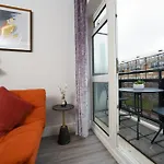 Modern 2 Bedroom Flat Near Tower Bridge