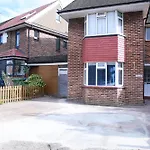 Lovely Apartment With Free Parking On Premises.