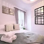 Spacious 3 Bedroom House Near Central London, O2, Excel, Stratford, Tube Station & Parking Available