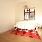 1 Bed Cheshire St London City Brick Lane