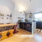 Lovely 2 Bedroom Flat In The Heart Of Chelsea