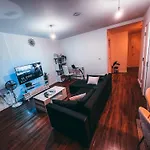 02 Arena View Suite