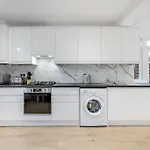 Brand New Cricklewood Zone 2 Modern Home