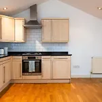 Pembridge Gardens By Capital
