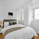 Fully Furnished 2 Bedroom Apartment Canning Town Close To 02 Arena, Canary Wharf With Free Parking